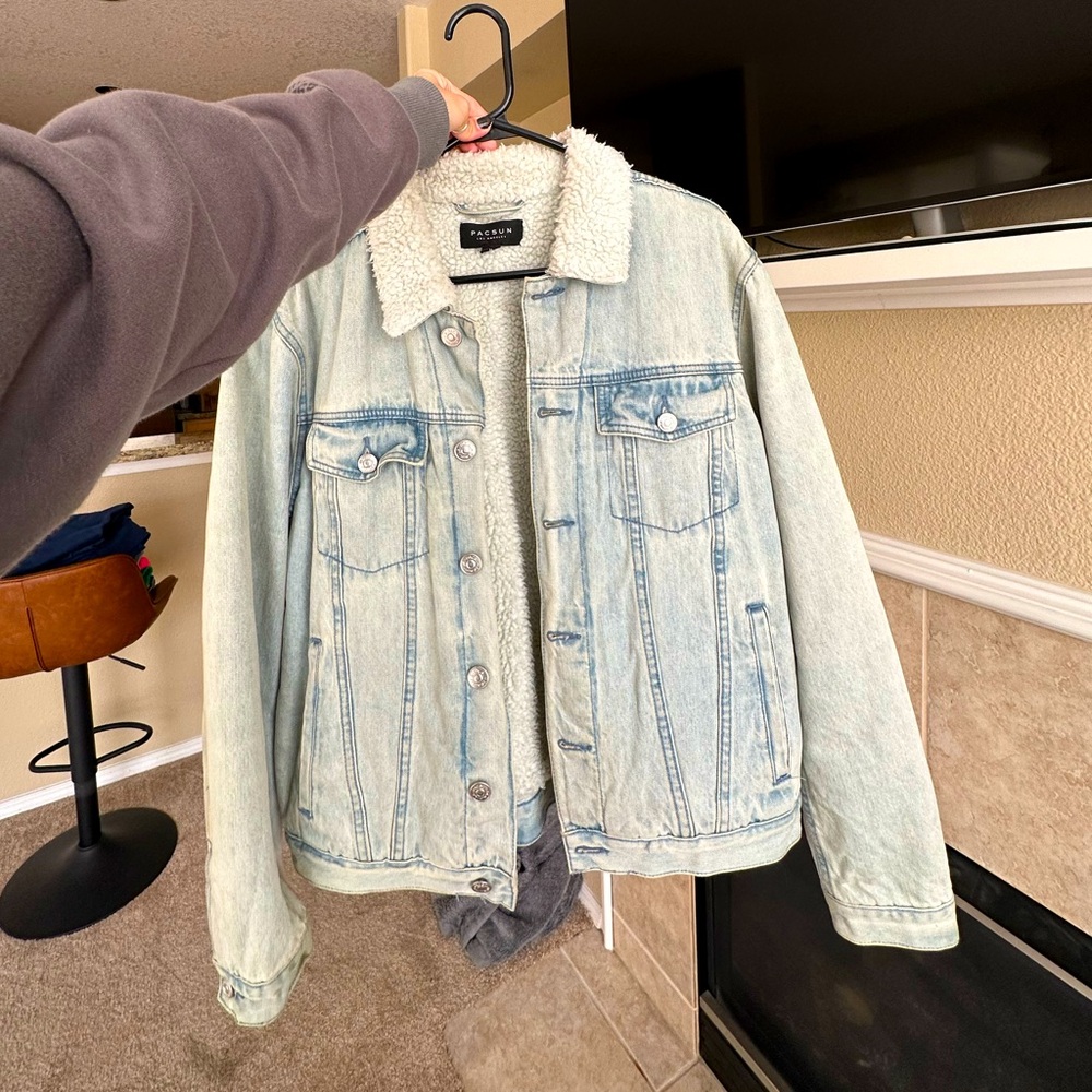 Sherpa lined denim jacket men’s medium